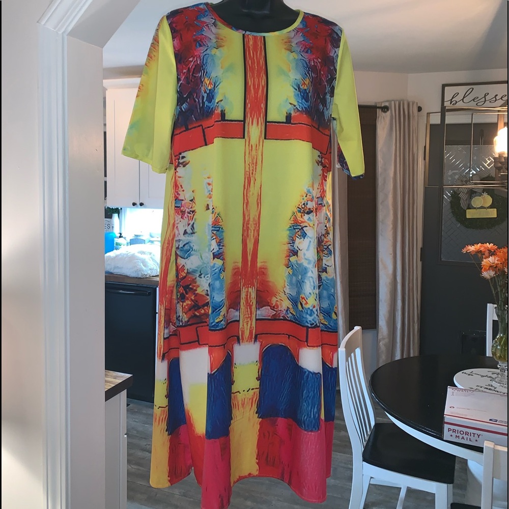 ABSTRACT COLORFUL SHIFT DRESS OR LONG TUNIC SIZE M